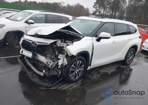 2021 Toyota Highlander Xle z USA, uszkodzony, nr VIN 5TDGZRAH4MS532173